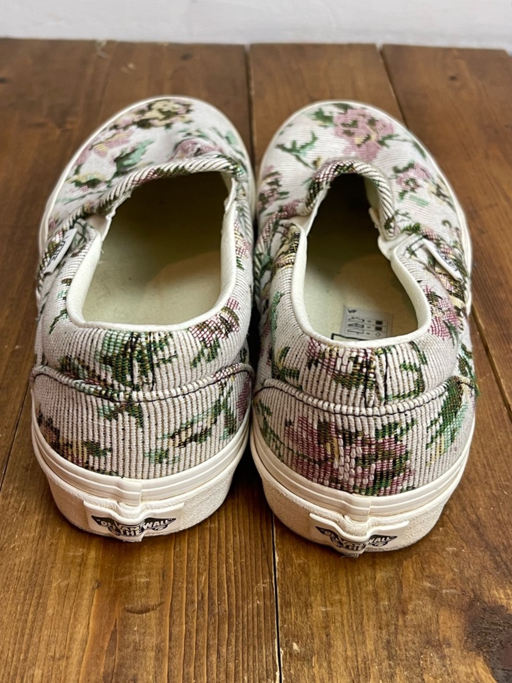 Vans women’s size 6 slip on sneakers floral tapestry - Picture 3 of 6